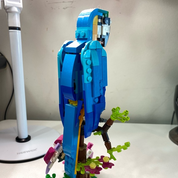 Lego Creator 3 in 1 Exotic Parrot Building Toy Set 31136 - Picture 3 of 5